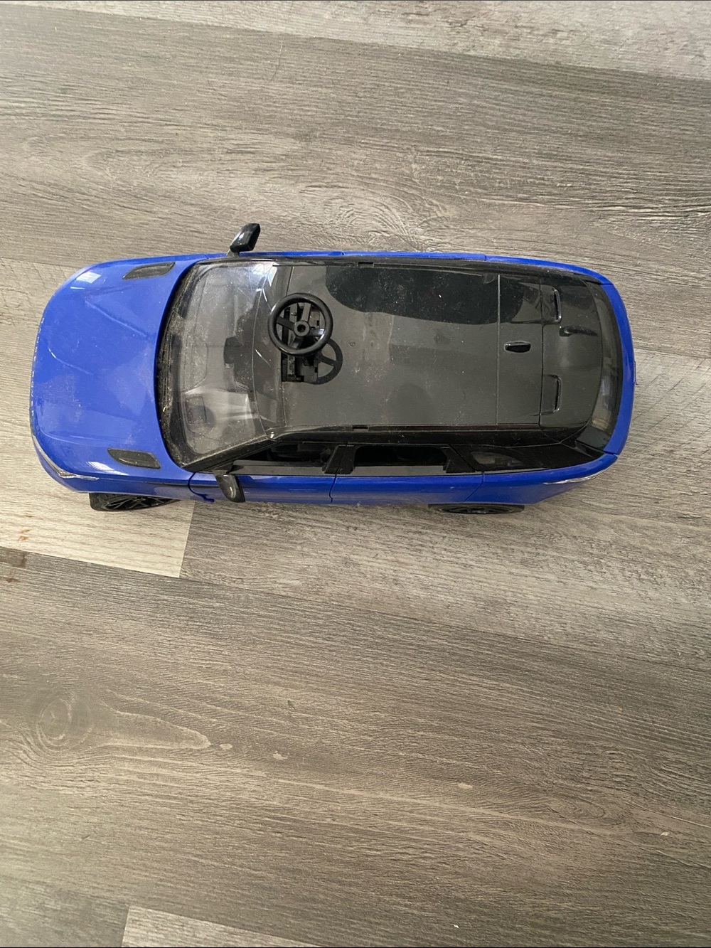 Blue In-Car Dash Camera Housing — Sleek Windshield-Mount Design